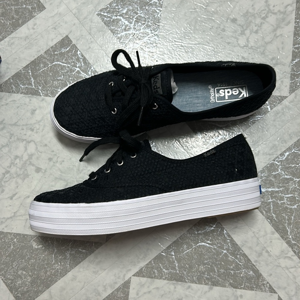 Keds platform sneakers size 9 style WF58034